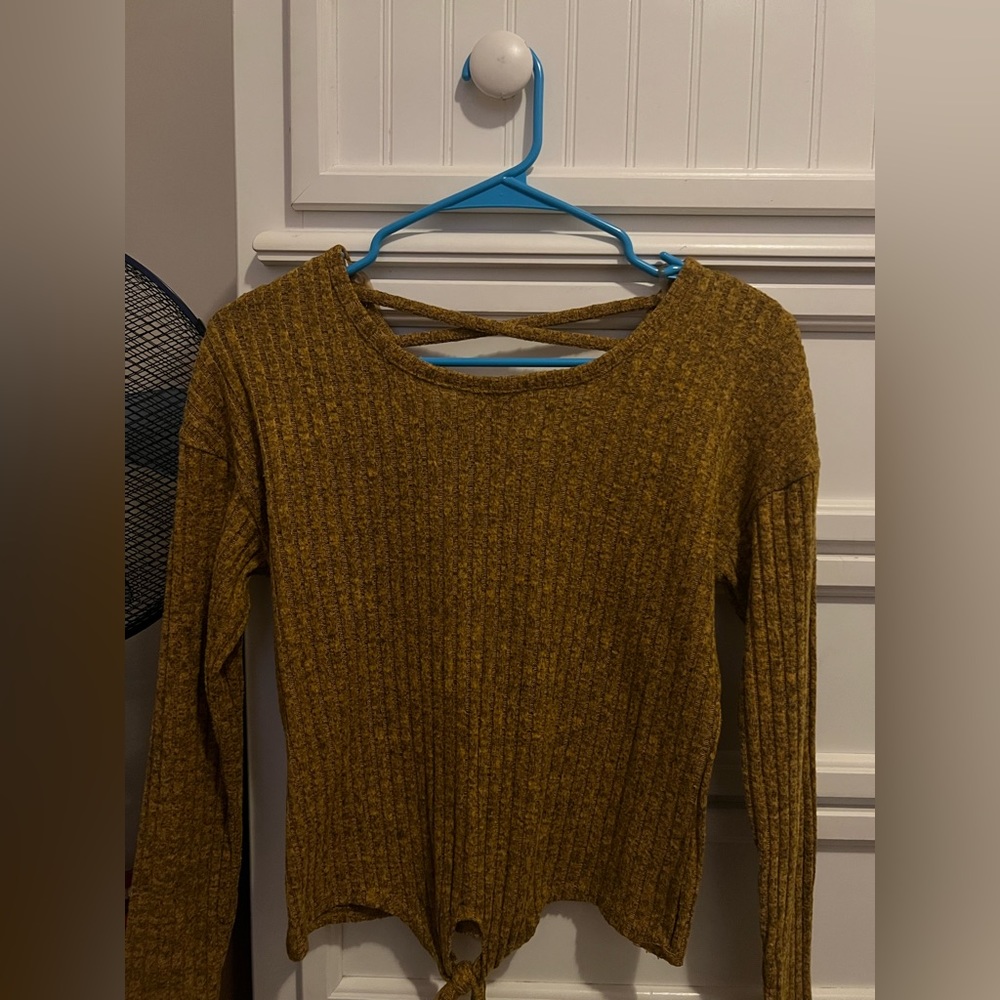 No Boundaries Sweater/Medium (7-9)